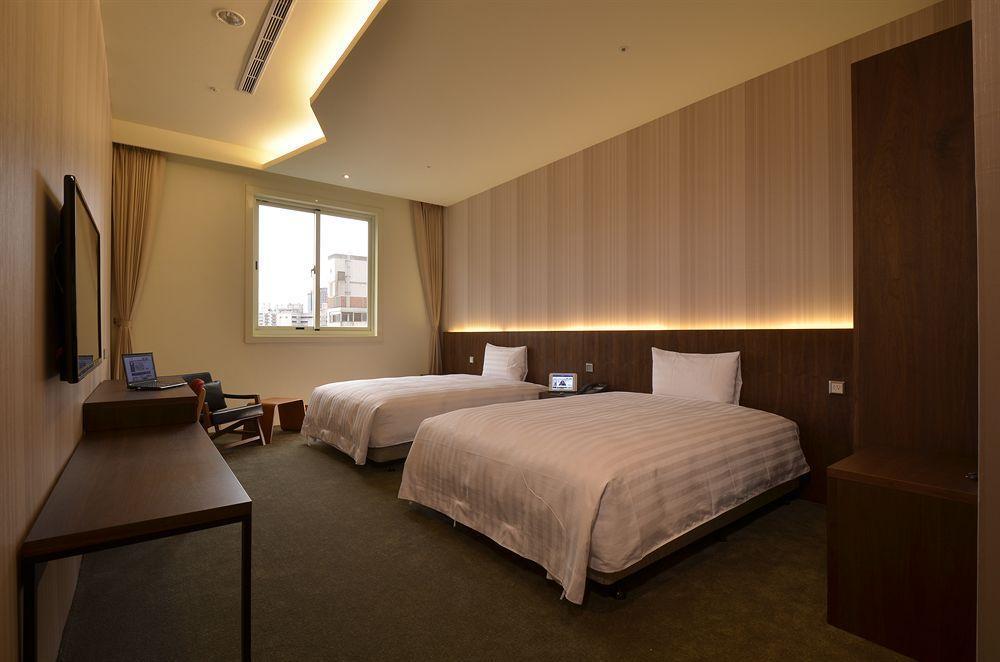 Airline Inn Green Park Way Taichung Exterior photo