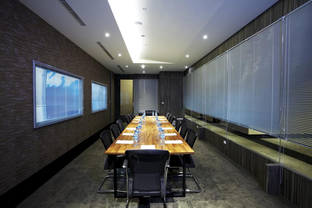 Airline Inn Green Park Way Taichung Exterior photo